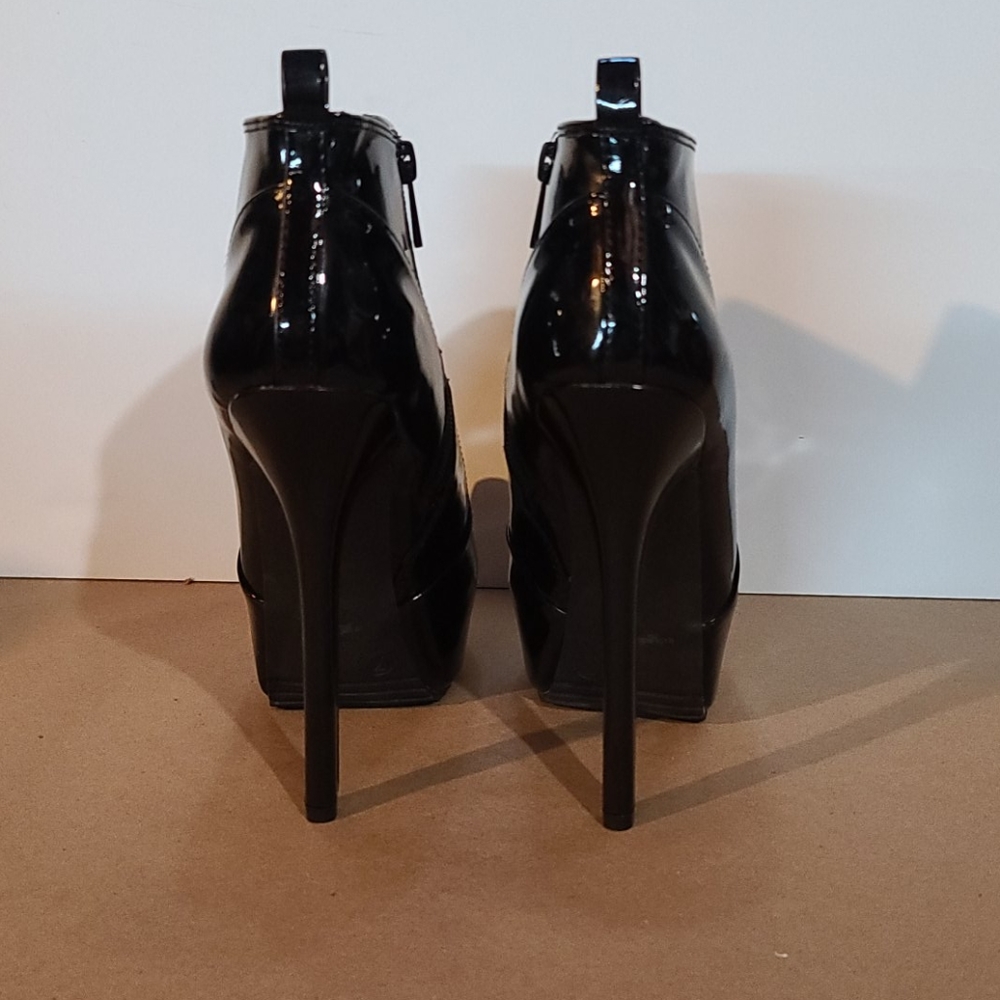 Dollhouse Minaj Black Booties - Picture 3 of 3